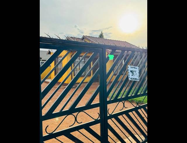 3 BEDROOM HOUSE FOR SALE IN MAPLETON